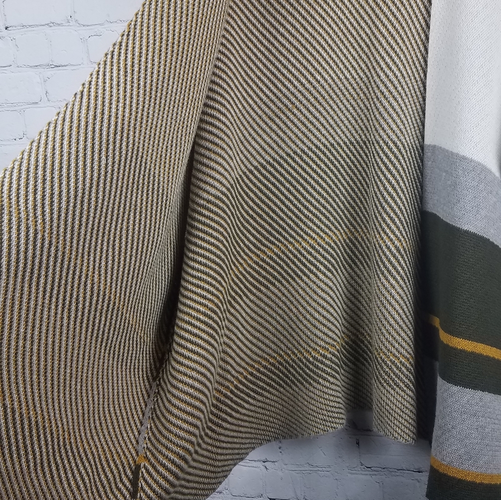 Forever 21 Oversized Shawl - Picture 3 of 6